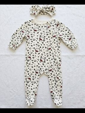 ​Hello Kitty Leopard & Heart Footie Sleeper with Matching Headband Set - Size 3M